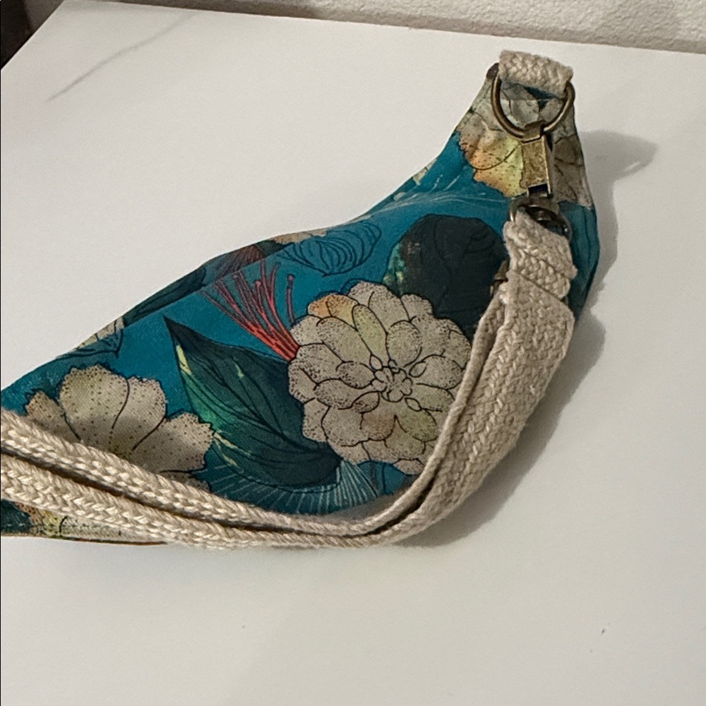 Dakine Teal Floral Mini Waist Bag - Picture 4 of 6
